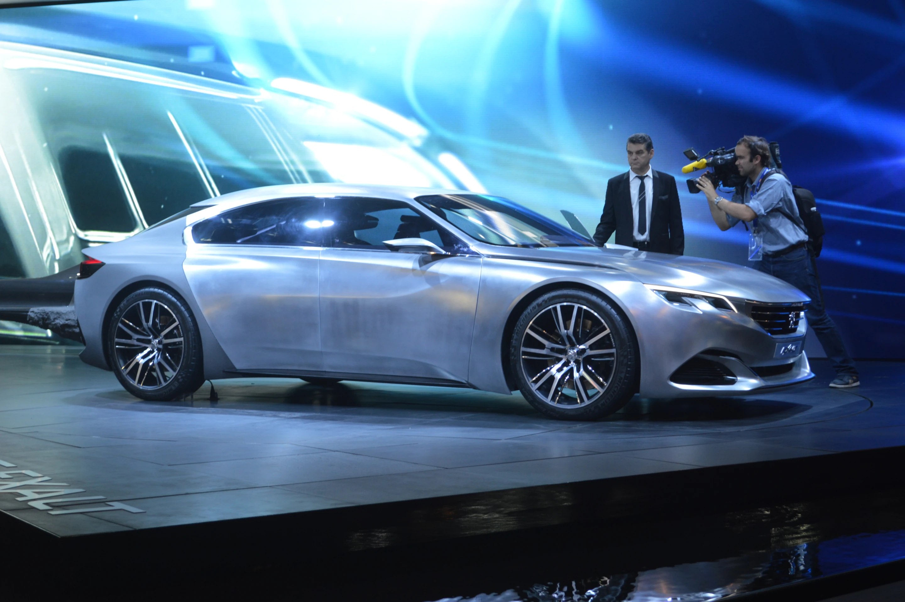 Two shades of grey (Photo: C.C. Weiss/Gizmag)