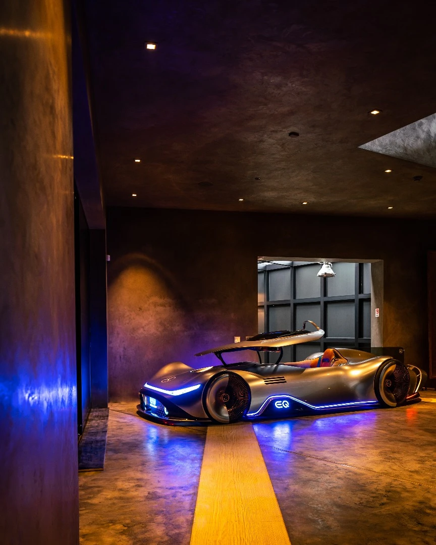 Each wheel of the Vision EQ Silver Arrow concept contains 168 lightweight aluminum spokes painted in rose gold