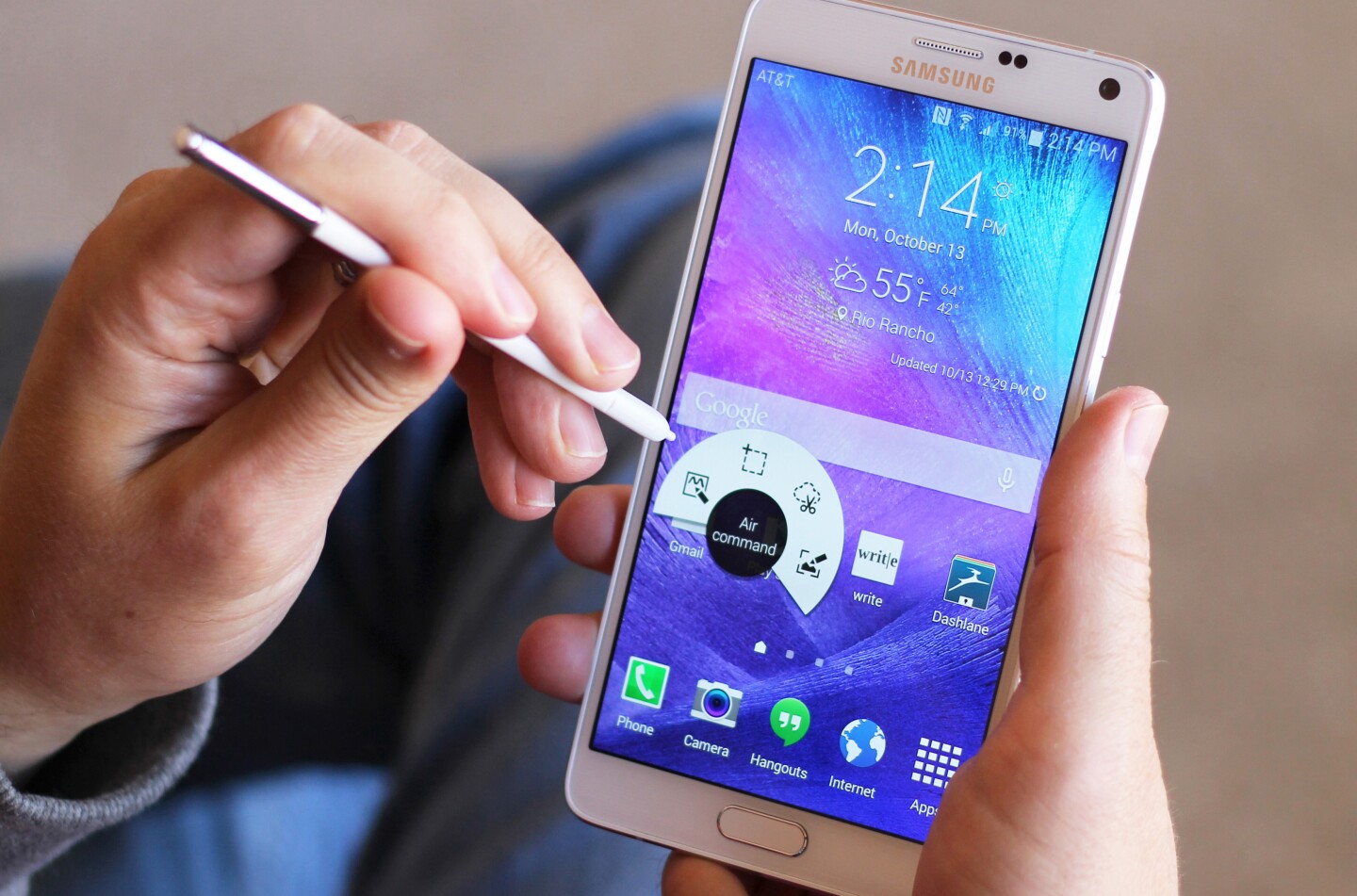 Samsung Galaxy Note 4 (Photo: Will Shanklin/Gizmag.com)