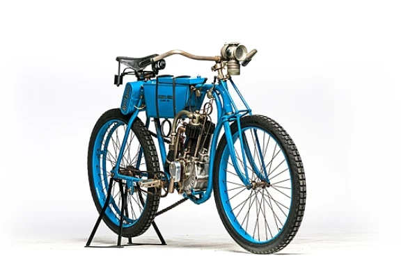 This 1902 Geer Blue Bird Single (Lot S66) is estimated to fetch between $50,000 and $75,000