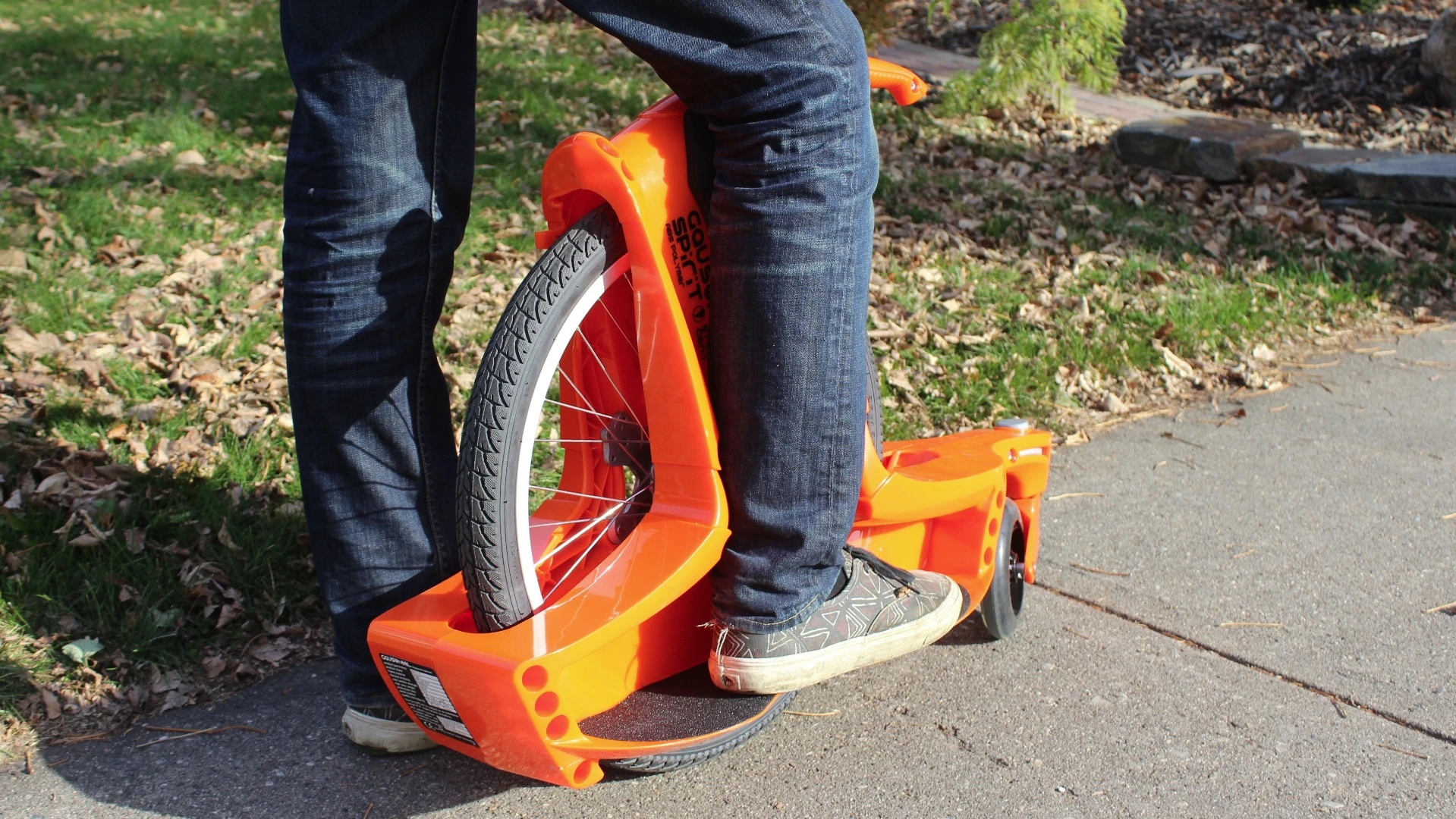 When you try it for the first time, it's pretty hard to keep the Gauswheel balanced and going in a straight line