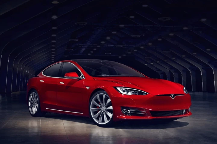 The new Model S has a sharper look and apocalypse-spec air conditioning