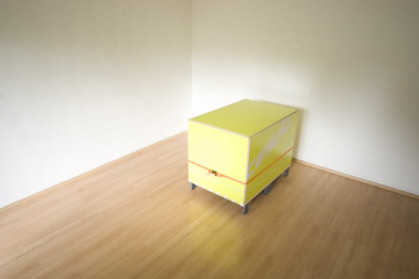 Casulo fits conveniently onto a European pallet