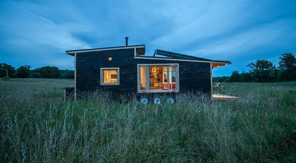The Greenmoxie comprises a total floorspace of 340 sq ft (31.5 sq m)