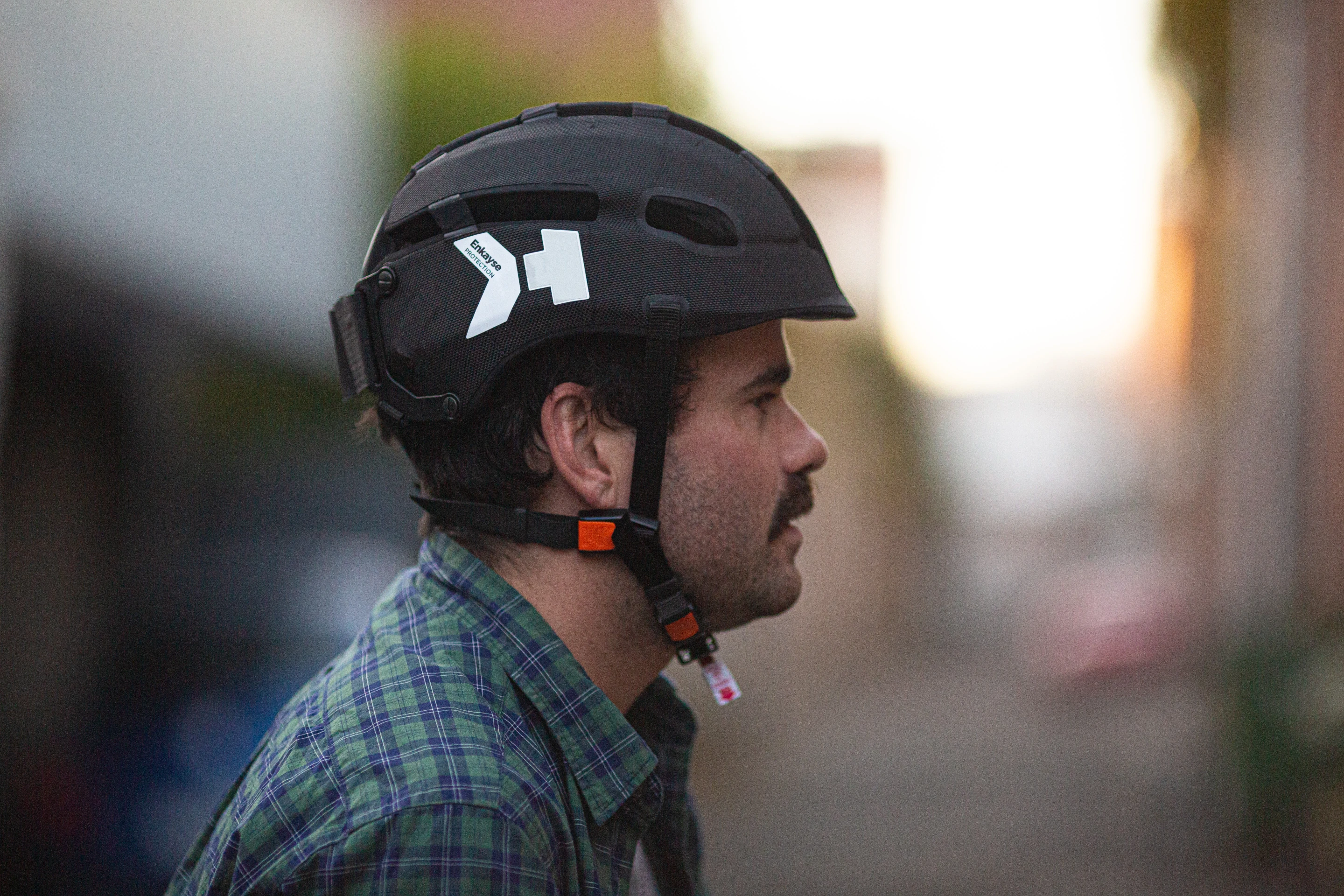 The Hedkayse One features a skater-type design