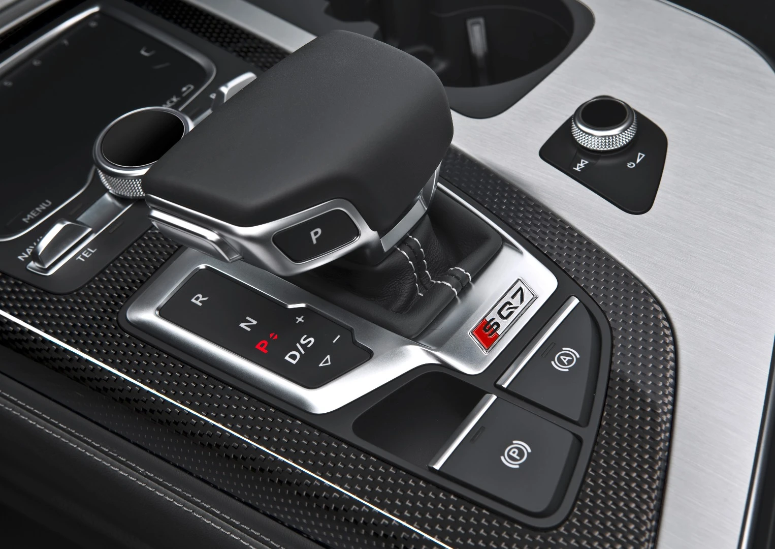 The SQ7 has been built to the same exacting standards as regular Q7s inside, albeit with a bit more carbon fiber trim