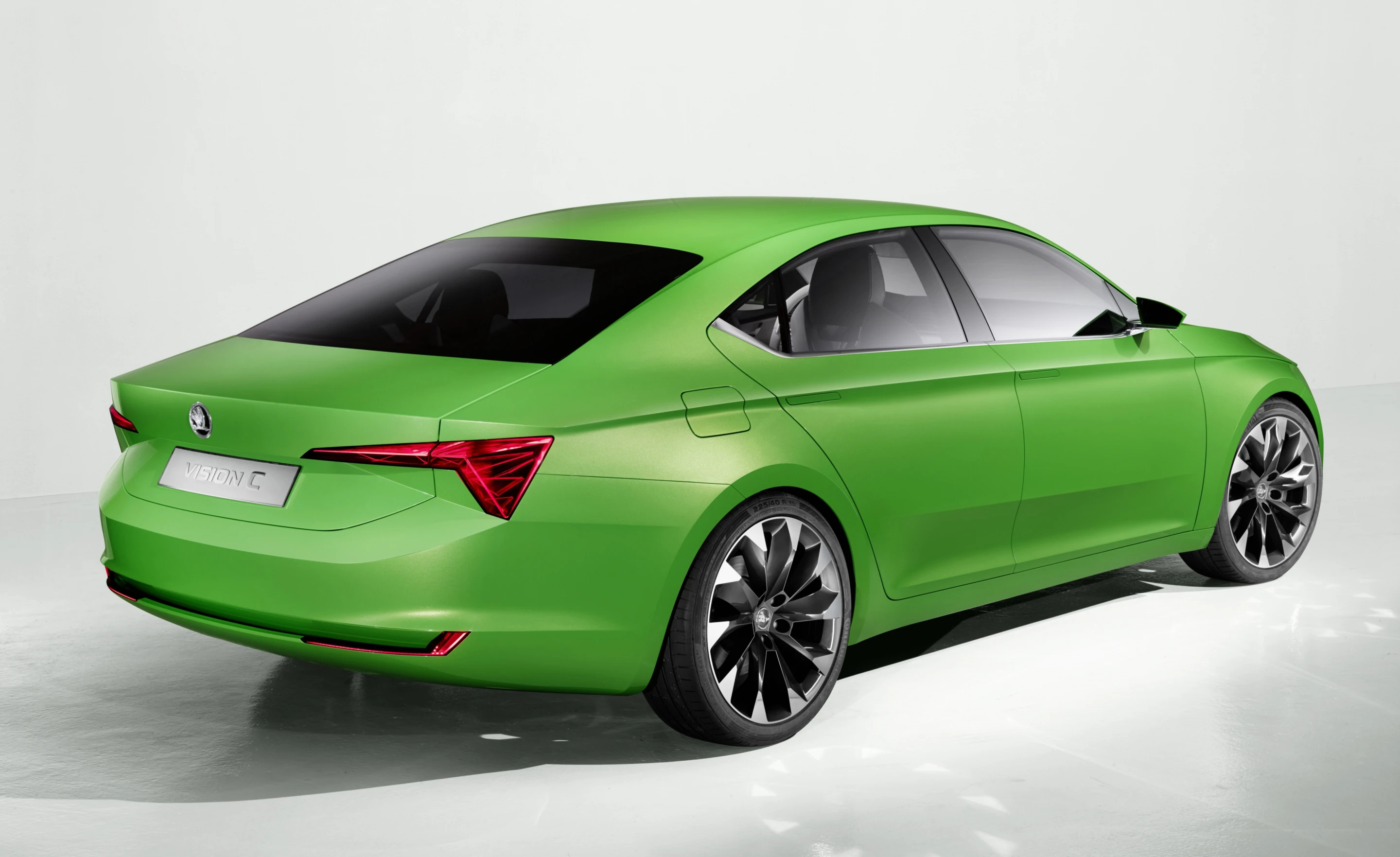 In Škoda's words, the VisionC's surfaces create a "striking interaction of light and shadow"
