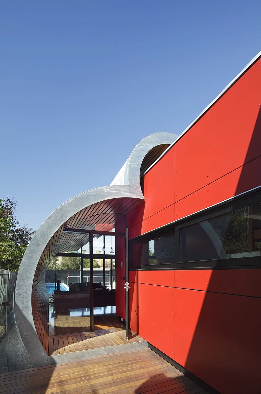 Completed earlier this year, the "Cloud House," as it is now known, is the result of both the renovation and extension of what was once a traditional double-fronted Edwardian house in the Fitzroy North suburb of Melbourne Australia
