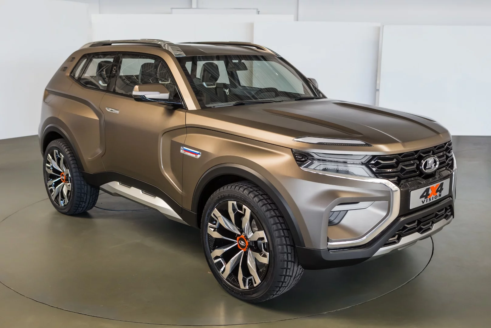 Lada 4x4 Vision: ground clearance looks decent, and it should handle some steep approach angles