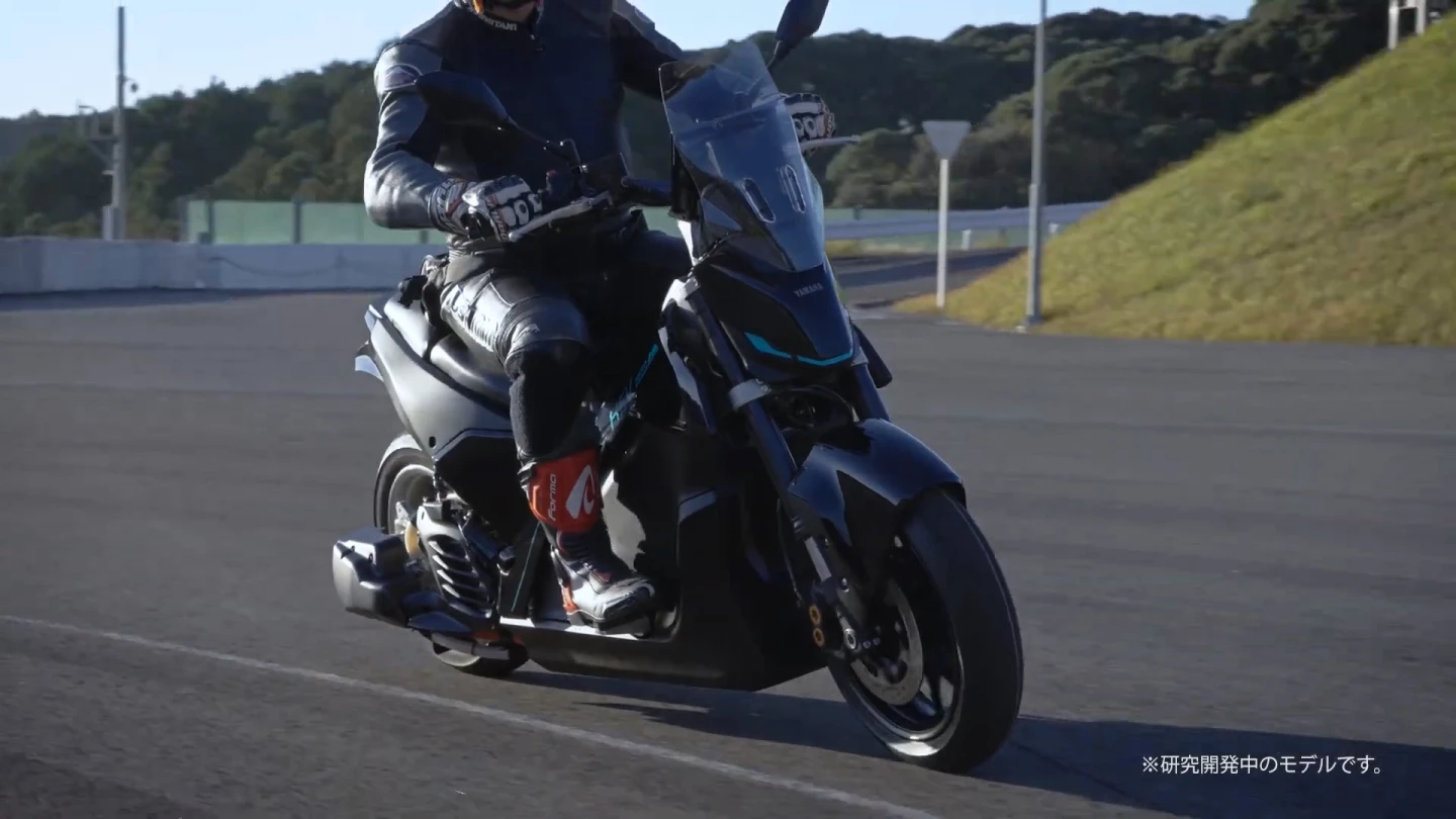 This scooter may not make it to production, but it's interesting to see it borrow headlight styling from the 2025 MT-09 streetfighter