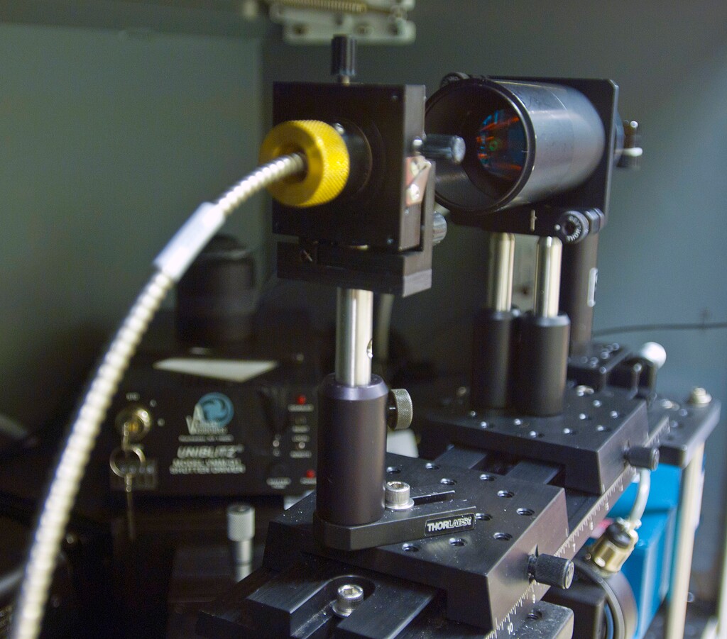Using this Raman spectroscopy machine, MIT researchers can measure blood glucose levels (Image: Patrick Gillooly)
