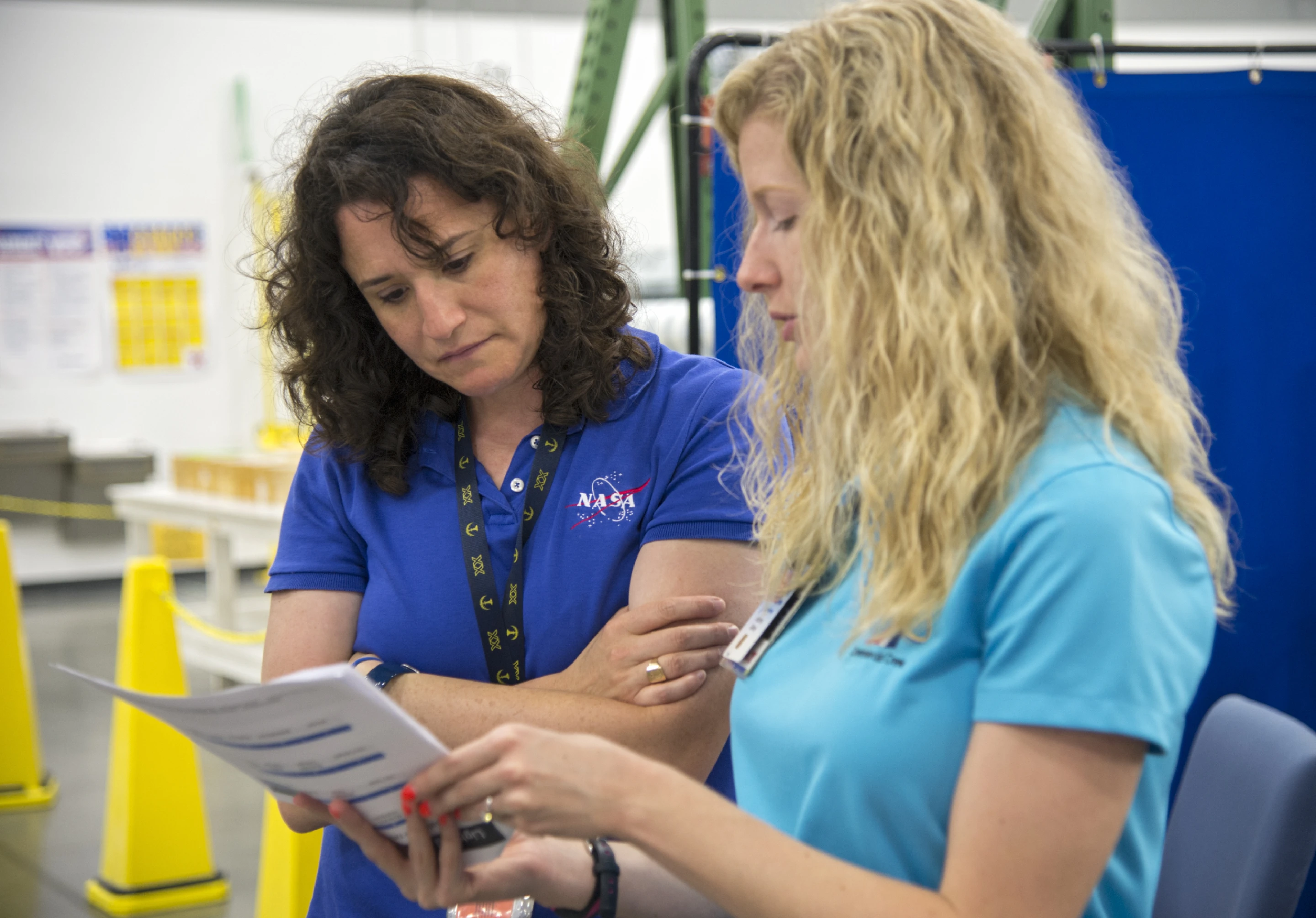 NASA astronaut Serena Aunon and Andrea Gilkey, a human factors engineer with Boeing (Photo: NASA/Robert Markowitz)