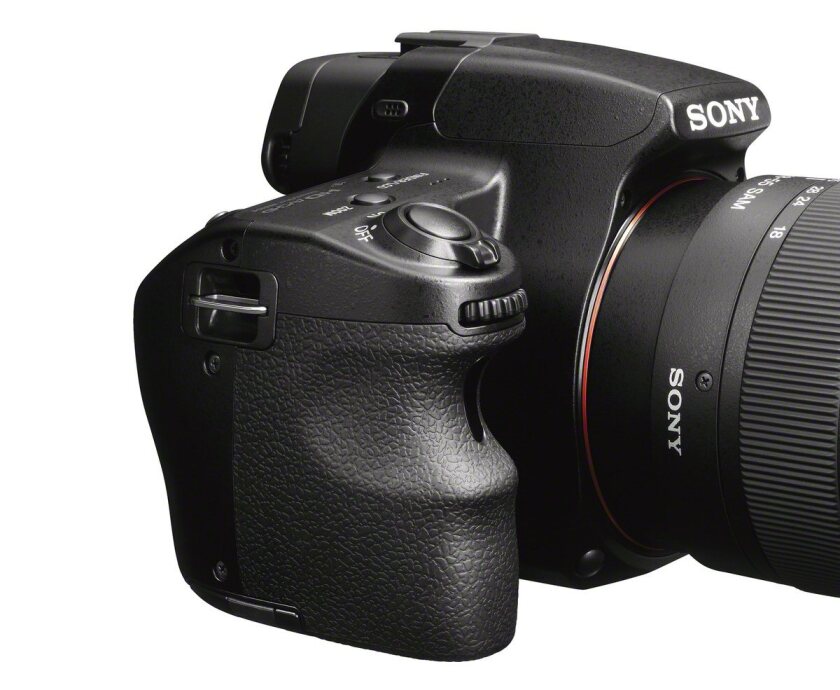 The only noticeable external change to the body of the new SLT-A37 camera appears to be with the hand grip, which looks to be a little more comfortable