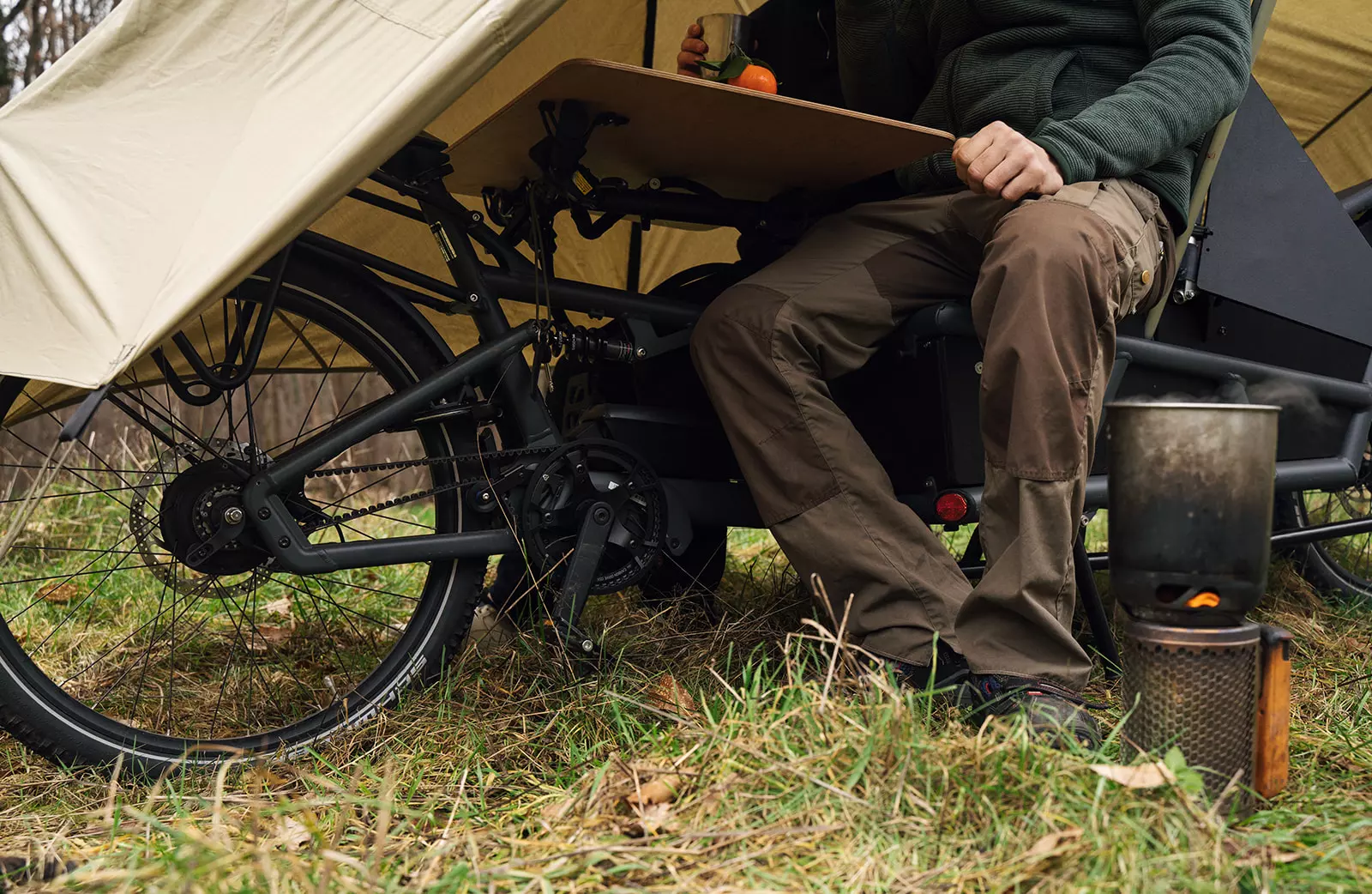 The Spacecamper Bike could be used with a variety of compact, lightweight portable stoves, but Spacecamper seems quite partial to BioLite's electric biomass-fueled CampStove, judging by the numerous photos of it