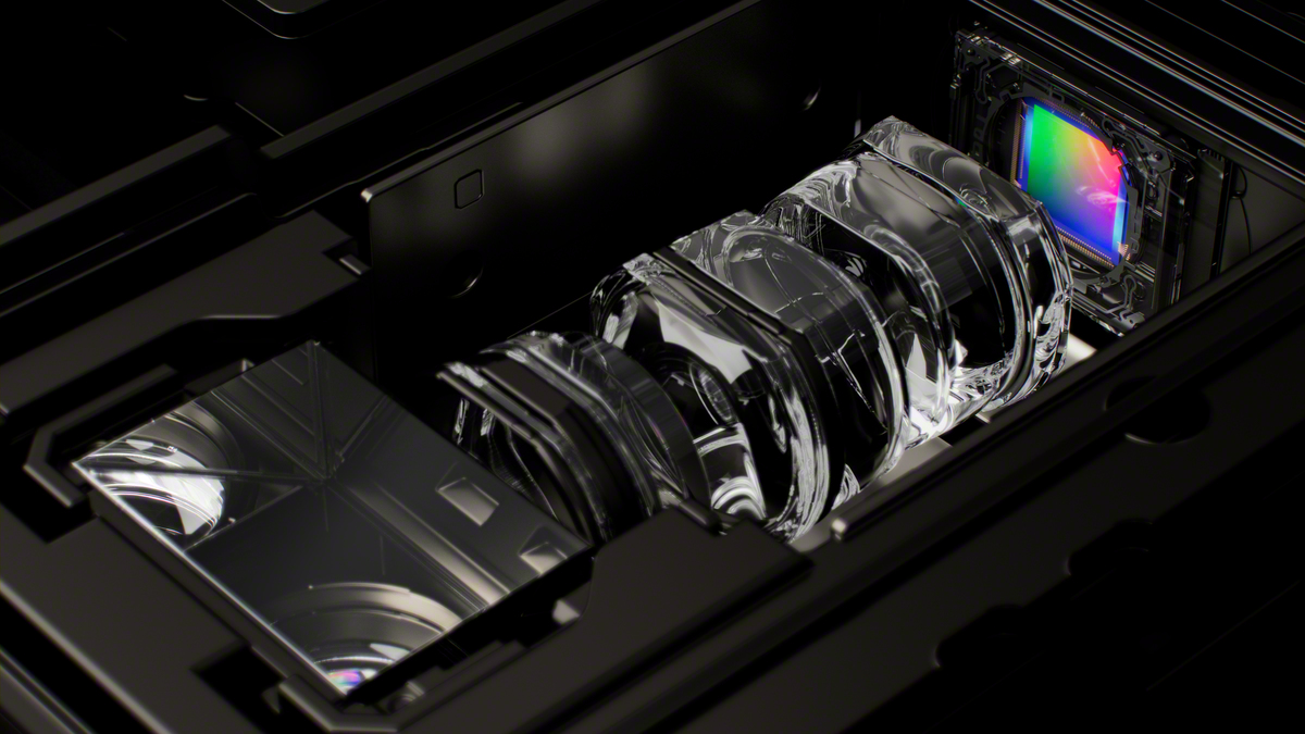 The Xperia 1IV's telephoto camera features the world's first true optical 85-125-mm zoom lens