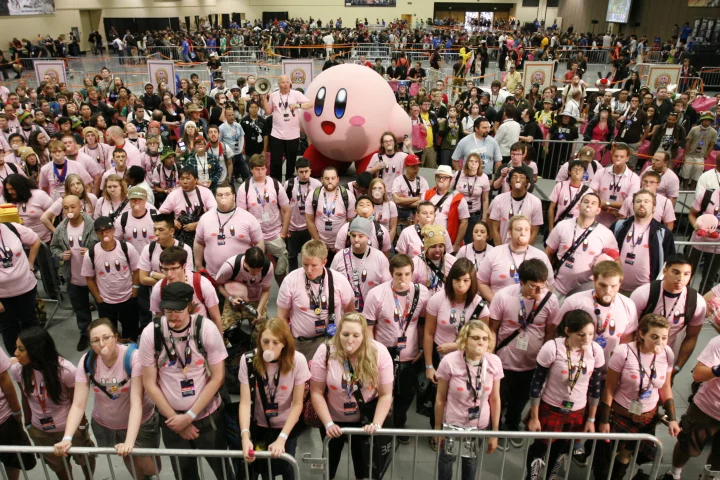 536 Kirby fans got to break a bubblegum blowing record as well as preview the 20th anniversary game collection