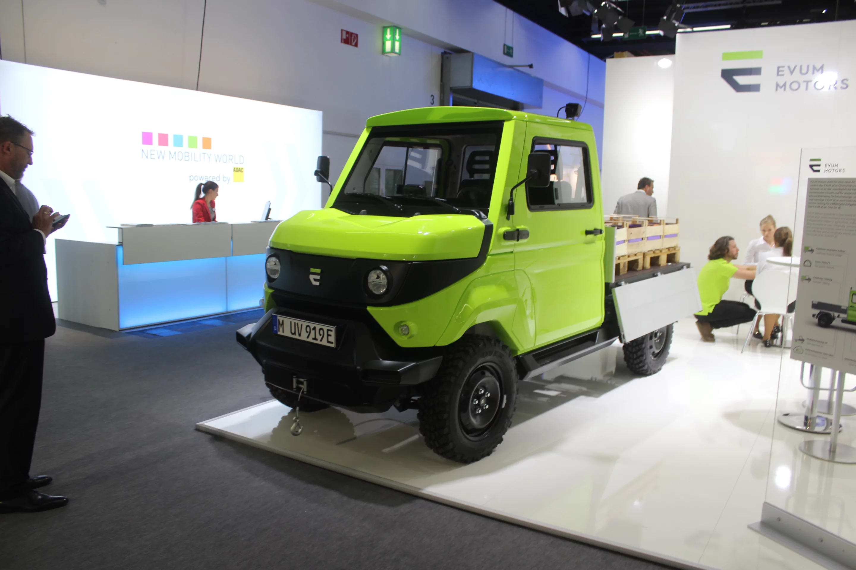 The Evum Motors aCar doesn't debut with the fanfare of other off-roaders in this gallery, but the modular electric 4WD utility vehicle certainly looks more practical and useful than an electric dune buggy or autonomous 4x4 of the future