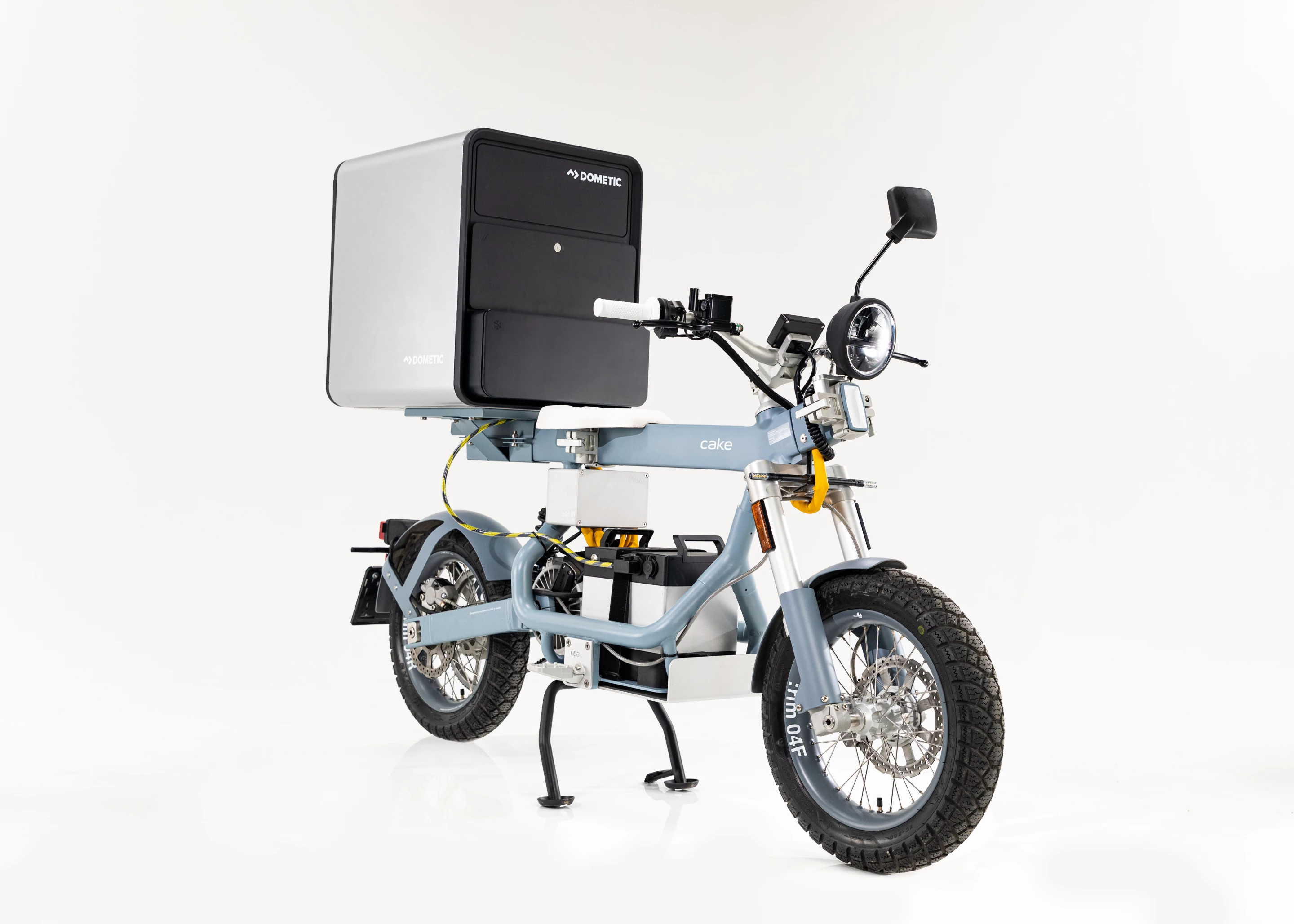 The Dometic Food Delivery Box is powered using the same battery as the Ösa electric utility moto it's mounted on