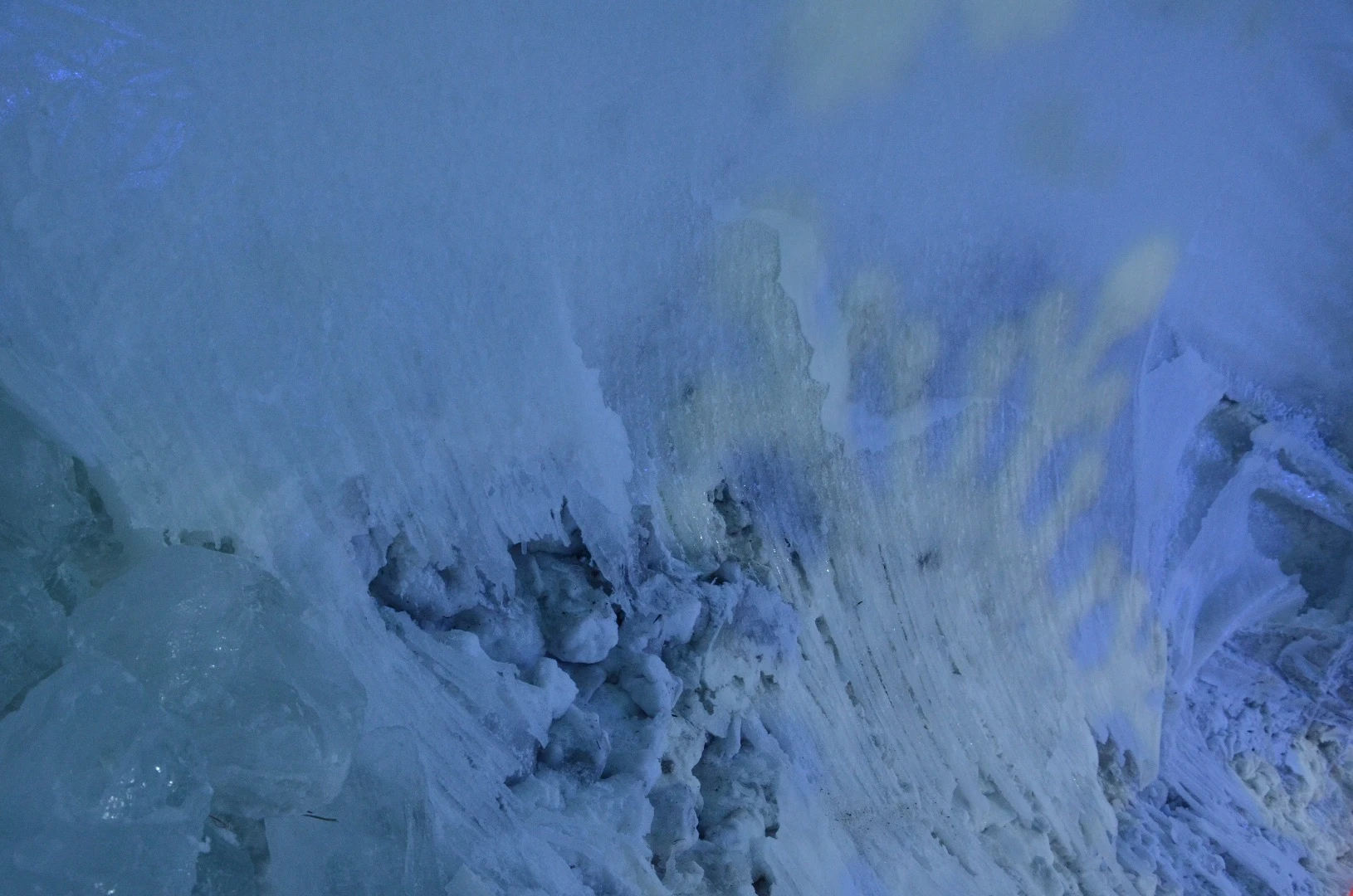 The Flamenco Ice Tower's walls have an average thickness of just 25 cm (9.84-in)