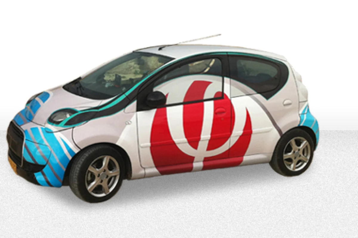Phinergy's demonstration vehicle boasts a range of over 1,000 miles (1,609 km) using metal-air battery technology