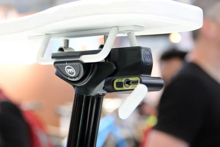 Magura's Vyron eLECT seat post, spotted by Gizmag at Eurobike