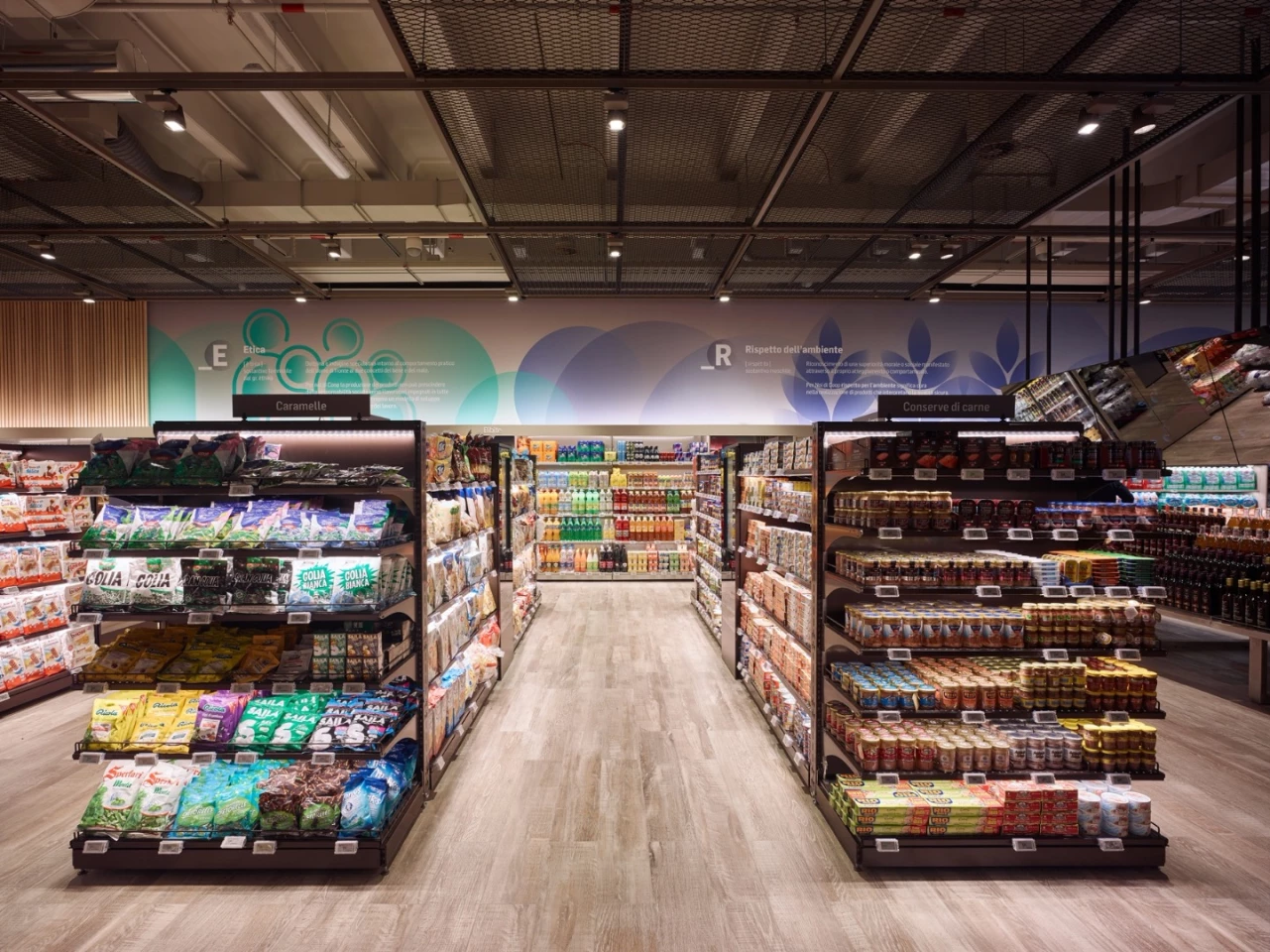 The Supermarket of the Future visualization wall is used for displaying special offers, cooking suggestions and daily top selling products
