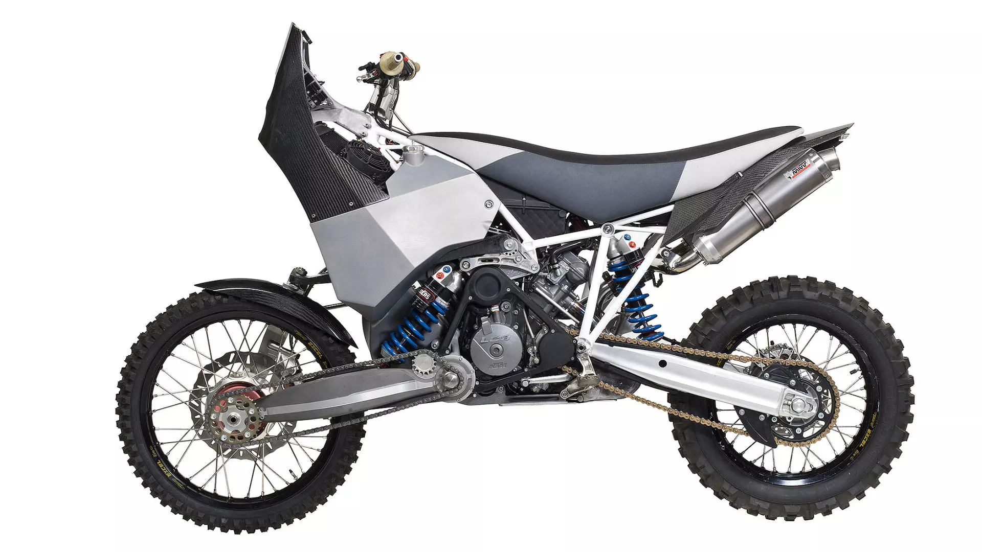 An elaborate homemade kit makes the KTM 990 Adventure into the AWD Projekt DT-A