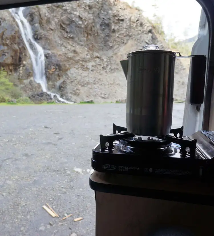 Cascade uses a simple single-burner butane stove in its Ram Promaster City conversion