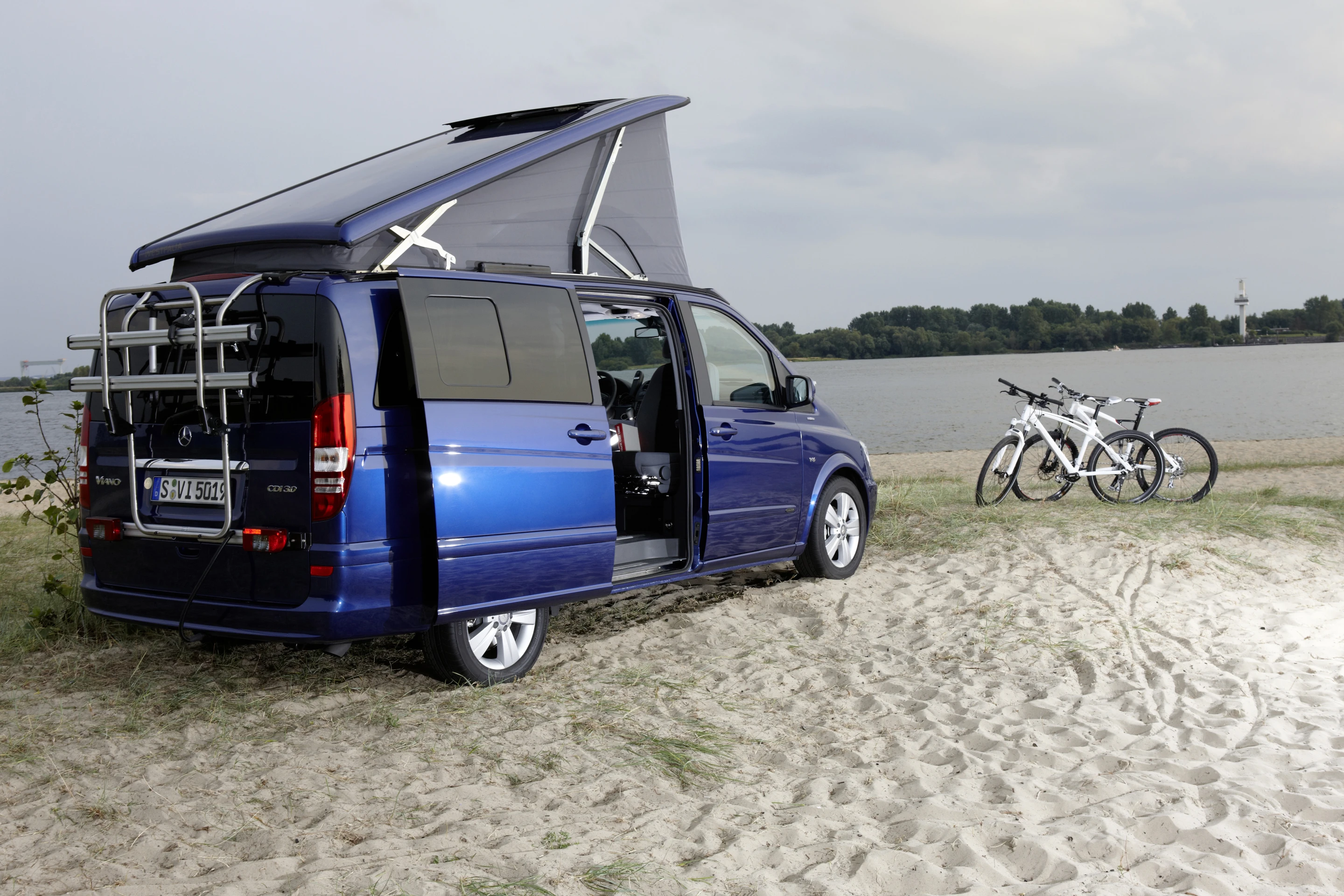 An available 4Matic AWD system allows the Marco Polo to comfortably navigate all kinds of terrain and conditions