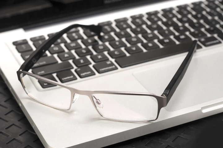 PixelOptics' emPower! electronic focusing glasses