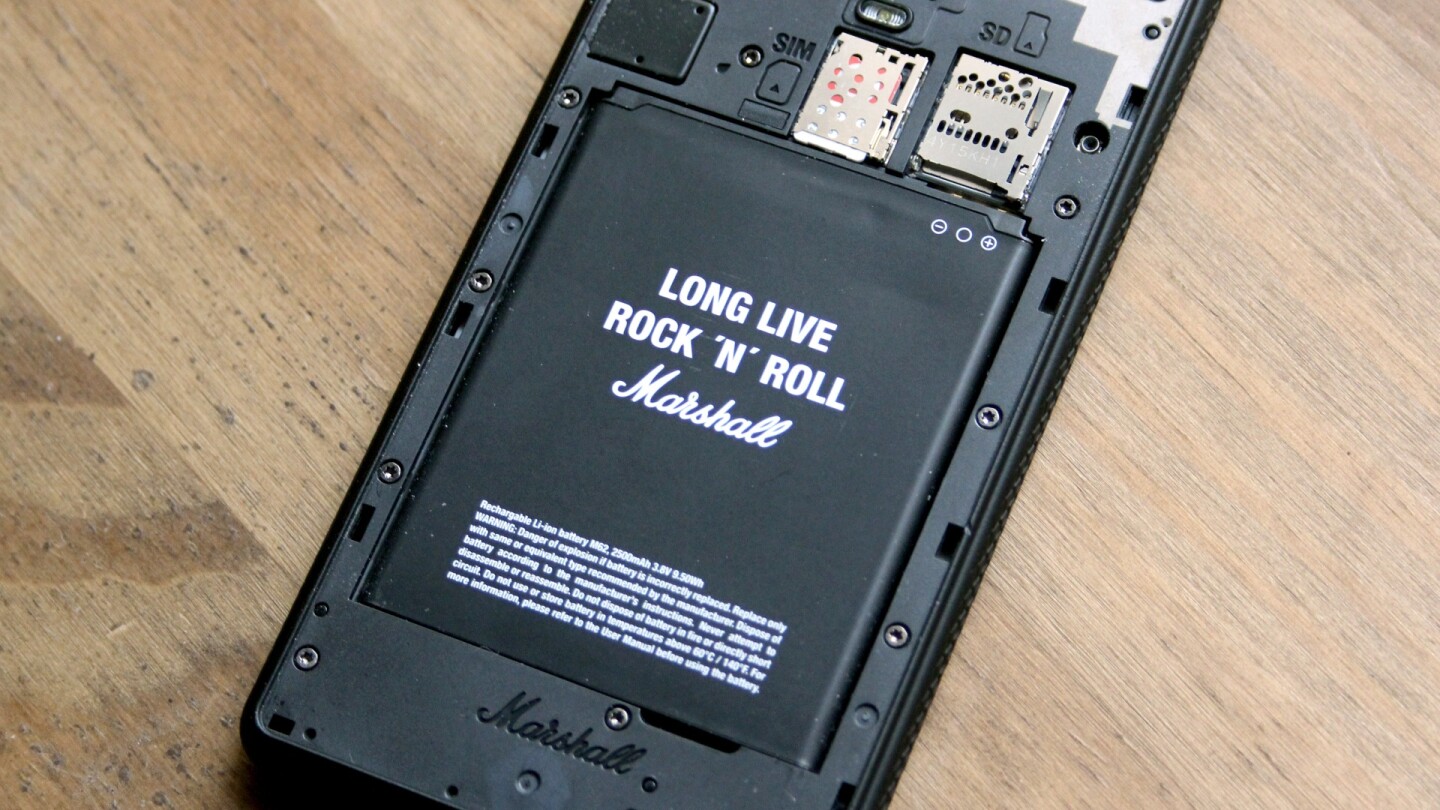 Take off the back cover you'll see "Long Live Rock 'N' Roll" emblazoned across the 2,500 mAh removable battery