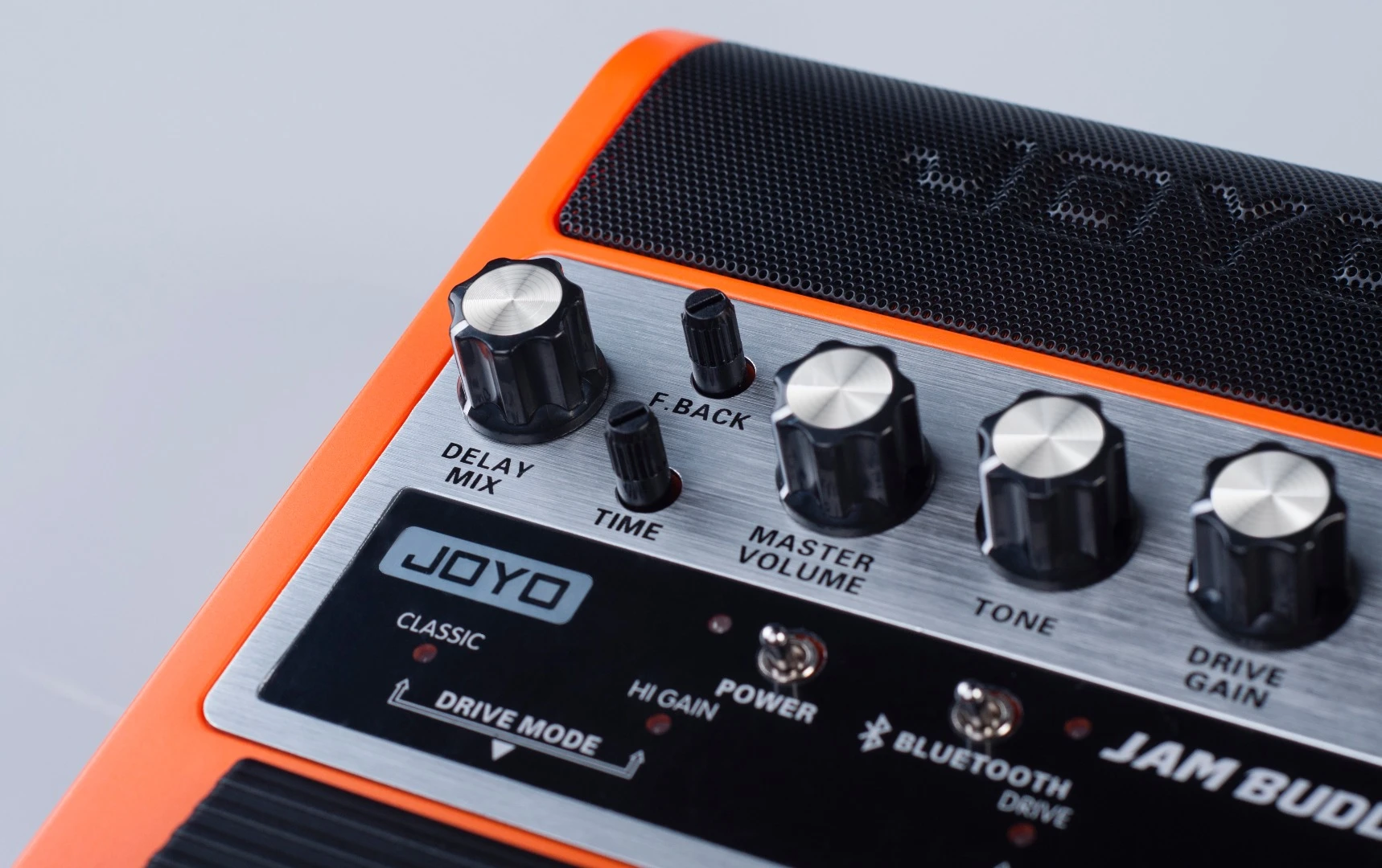 The Jam Buddy includes a built-in delay effect
