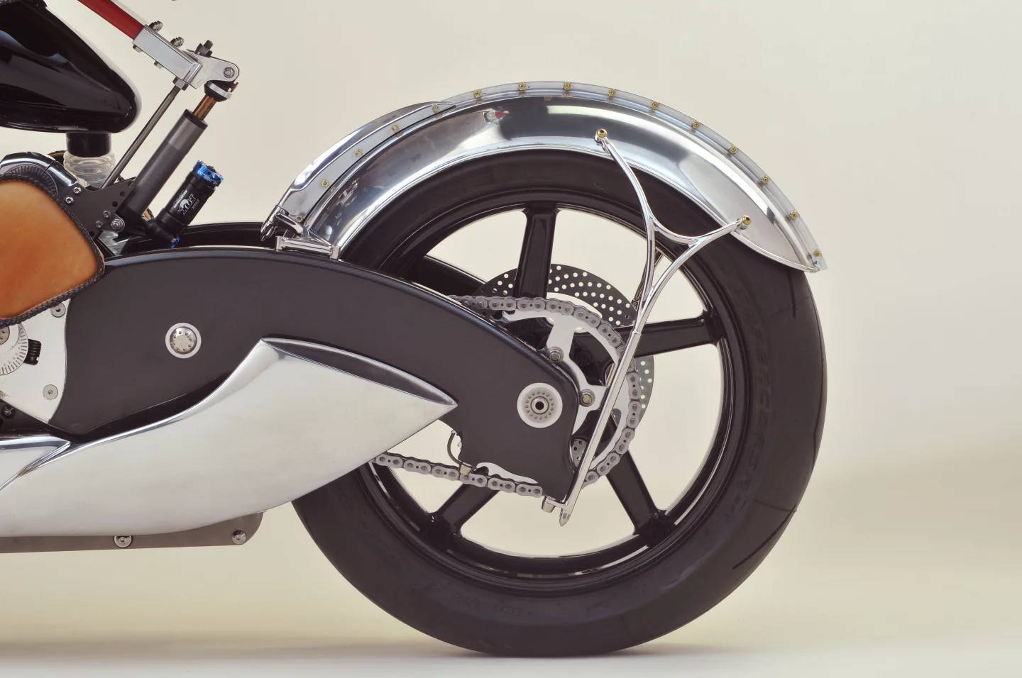 Bienville Legacy: rear suspension is almost identical to the components used at the front. Note the eccentric adjusters for swingarm length and ride height