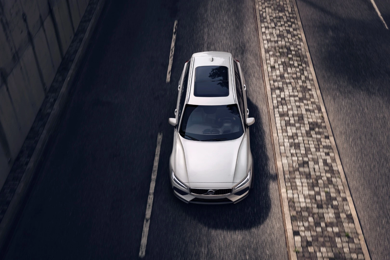 Volvo introduces the V60 Cross Country