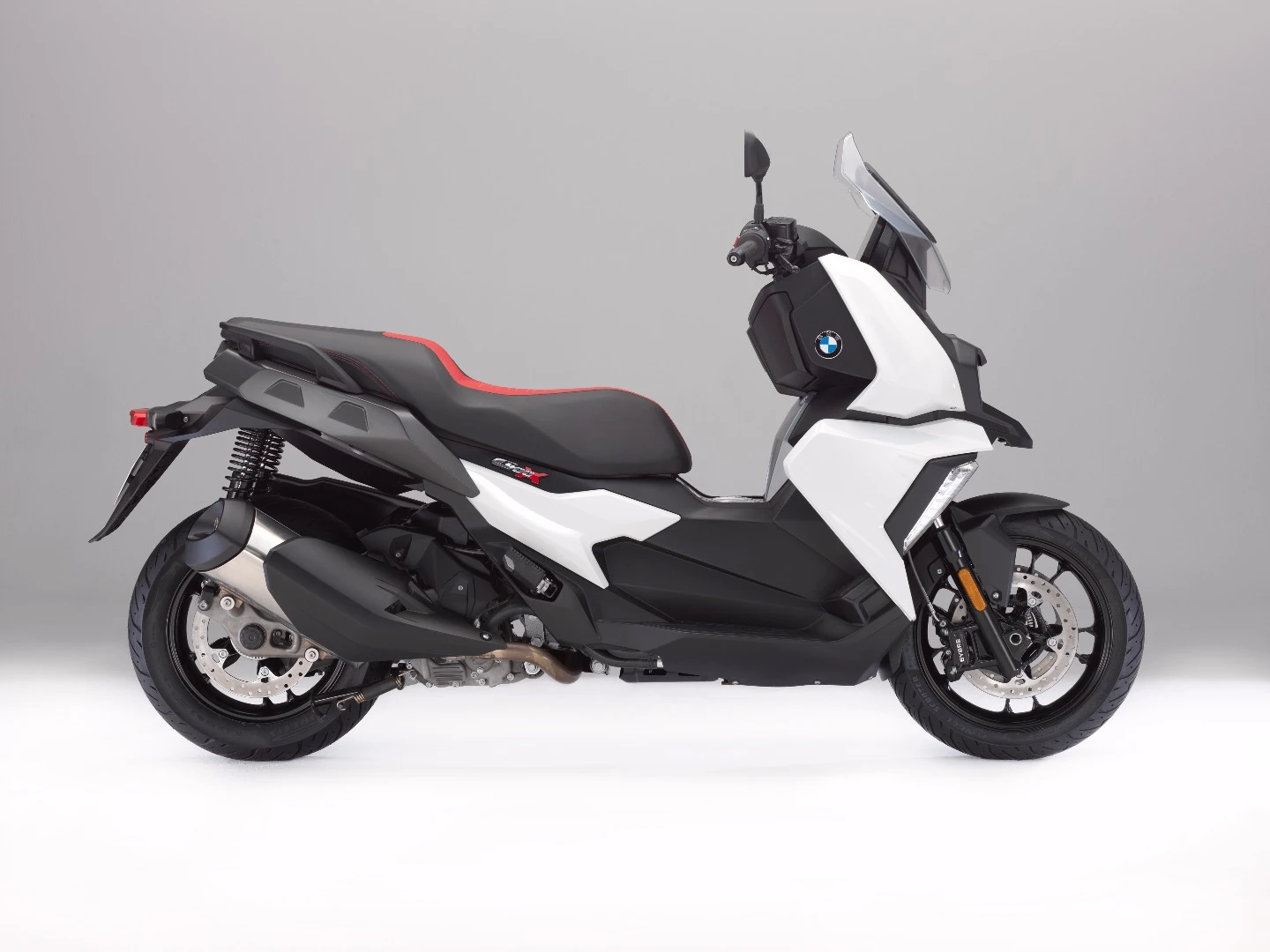 Two color options are available for the C400X, Alpine White (pictured) and Zenith Blue