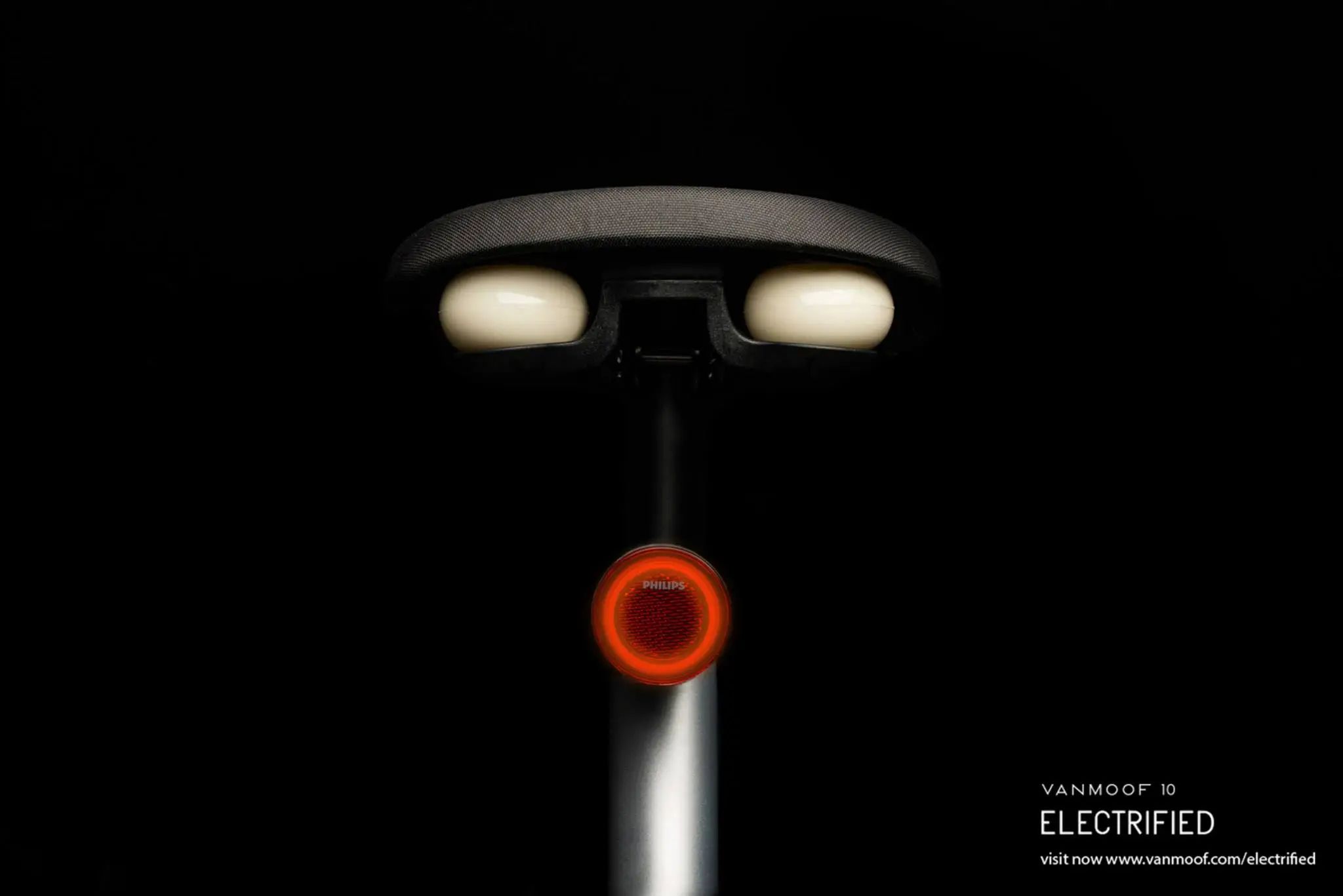 The integrated lighting system includes front and rear Philips lights