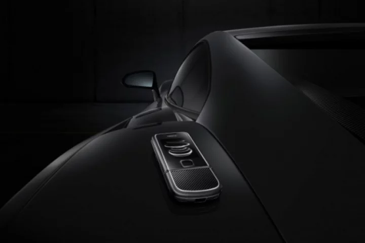 The Nokia 8800 Carbon Arte