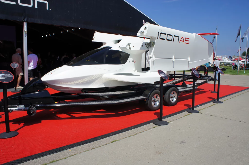 ICON A5 folding plane