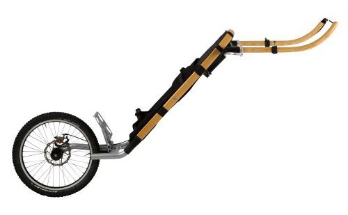 The MONOWALKER Hikingtrailer allows hikers to tow their backpacks behind them