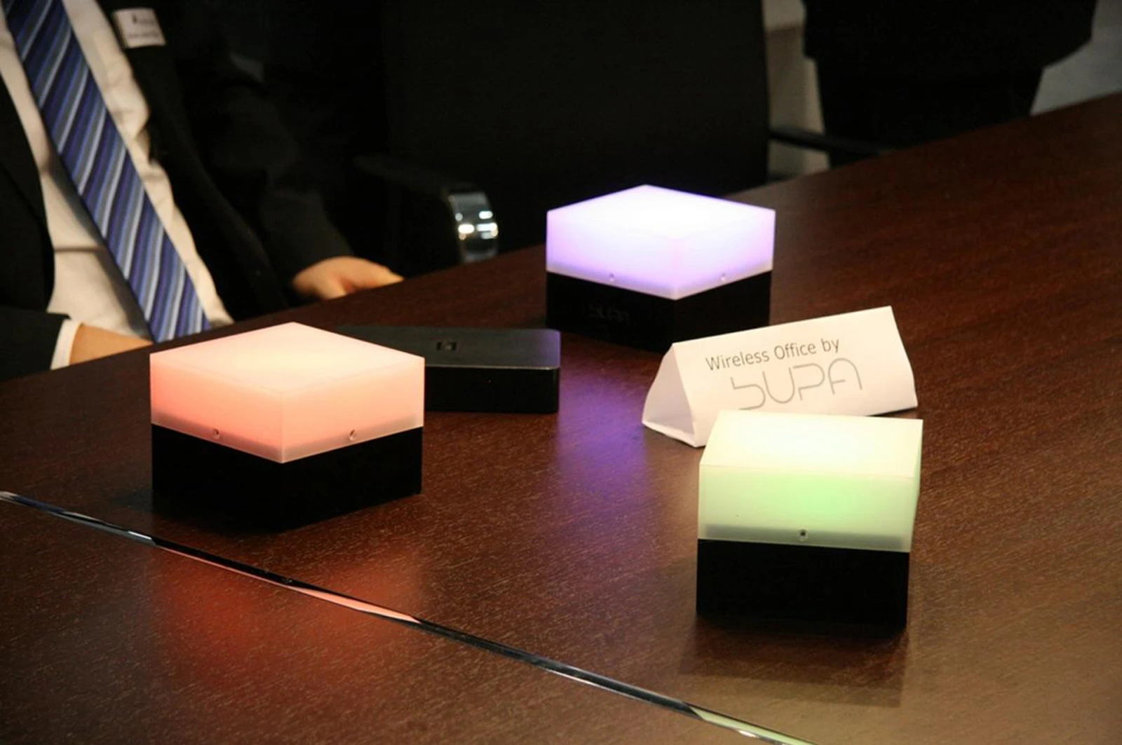 Fraunhofer's cordless SUPA lamps are powered by a circuit board mounted beneath the tabletop