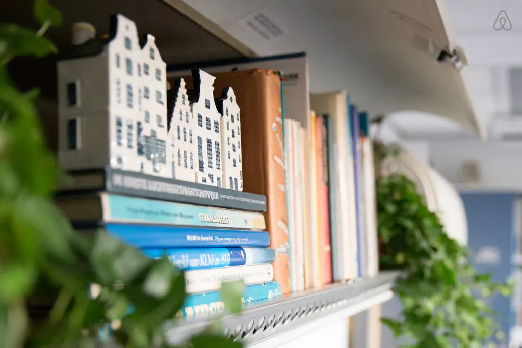 The aviation apartment also comes with free Wi-Fi, a coffee maker and a library full of books and magazines