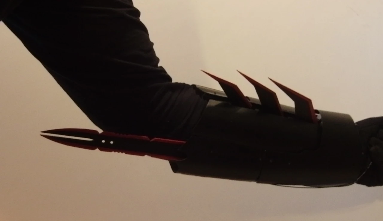 Priebe tells us that although the gauntlet is inspired by the new film, its red bits are actually a nod to the Batman Beyond cartoon series from about 10 years ago