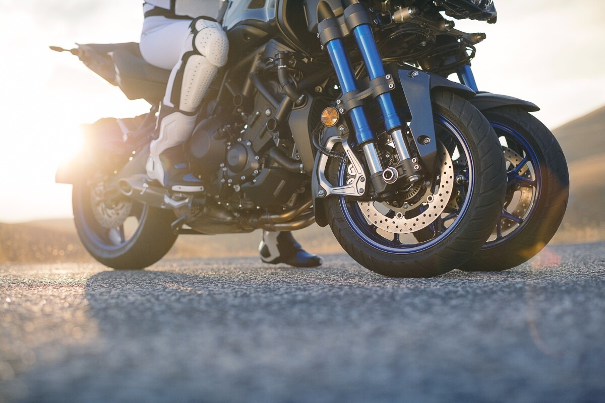 2018 Yamaha Niken: twin forks on either side offer rigidity