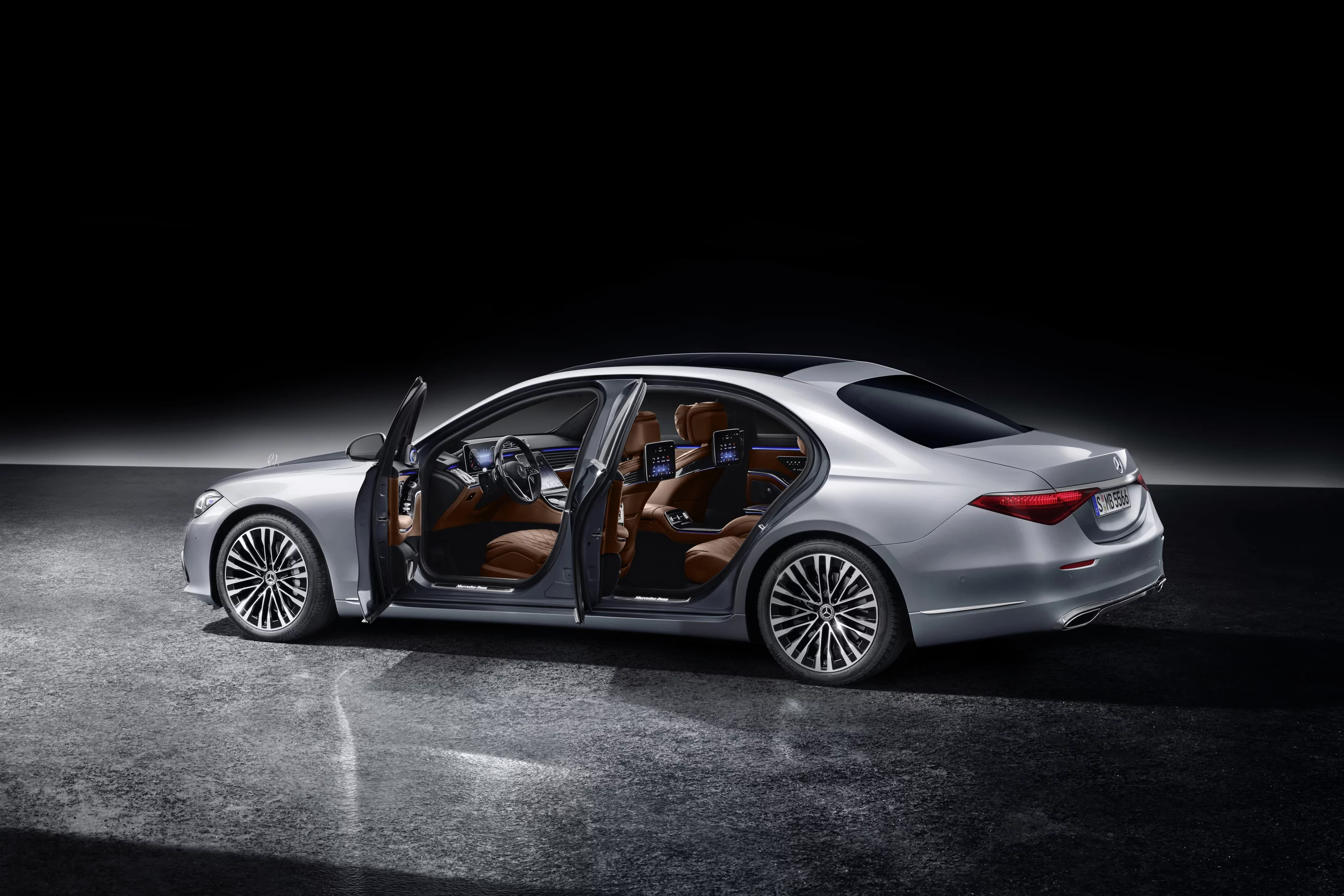 Mercedes-Benz has a new flagship luxury sedan
