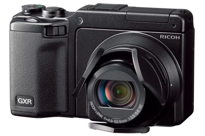 GXR has confirmed the development of the third lens module for its GXR camera system, the 28-300 mm P10 10.7x zoom