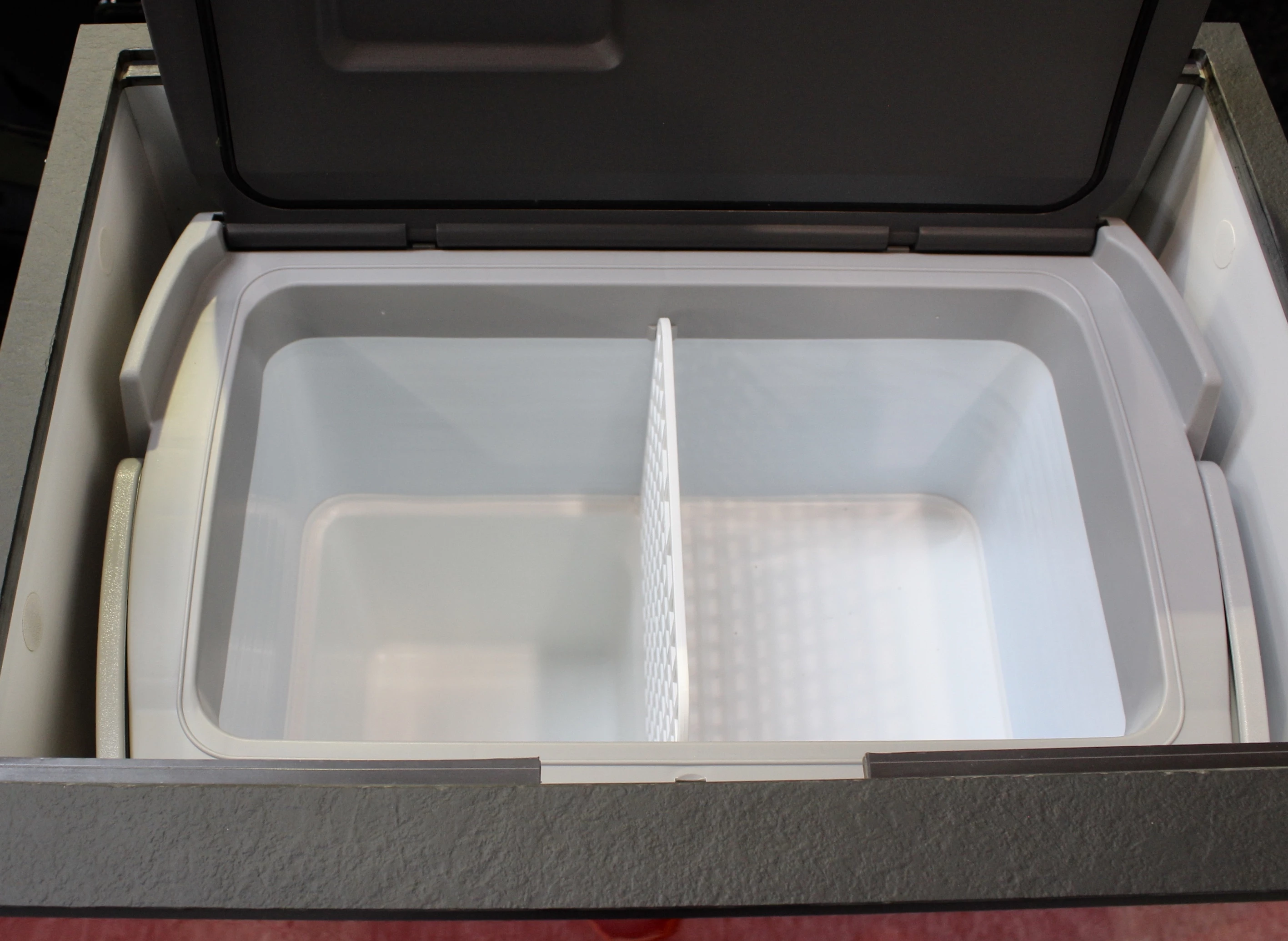 Unfortunately, the Amstel was only on the fridge module lid, not in the fridge itself