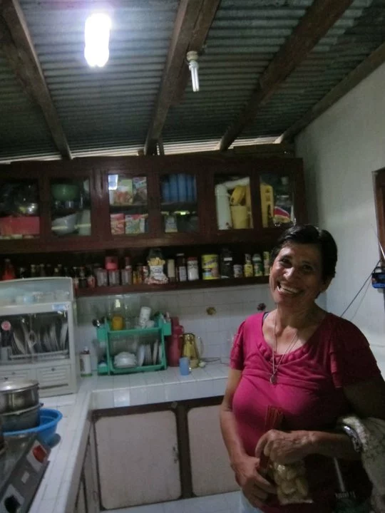 The Isang Litrong Liwanag (A Liter of Light) project is bringing light to the homes of the poor, by installing sunlight-diffusing pop bottles in their roofs (Photo: Isang Litrong Liwanag)