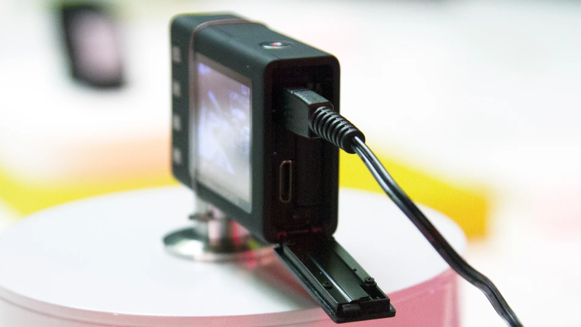 Users can also operate the camcorder using Toshiba’s Wi-Fi Connect app, on an iOS or Android mobile device