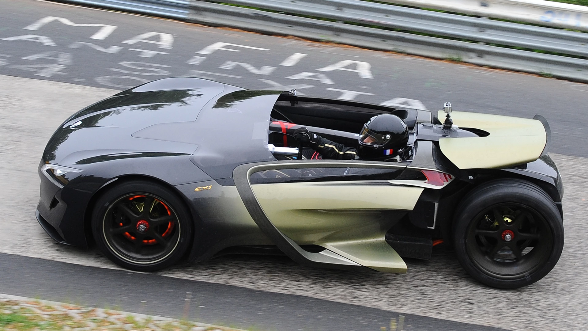 Peugeot's EX1 electric concept