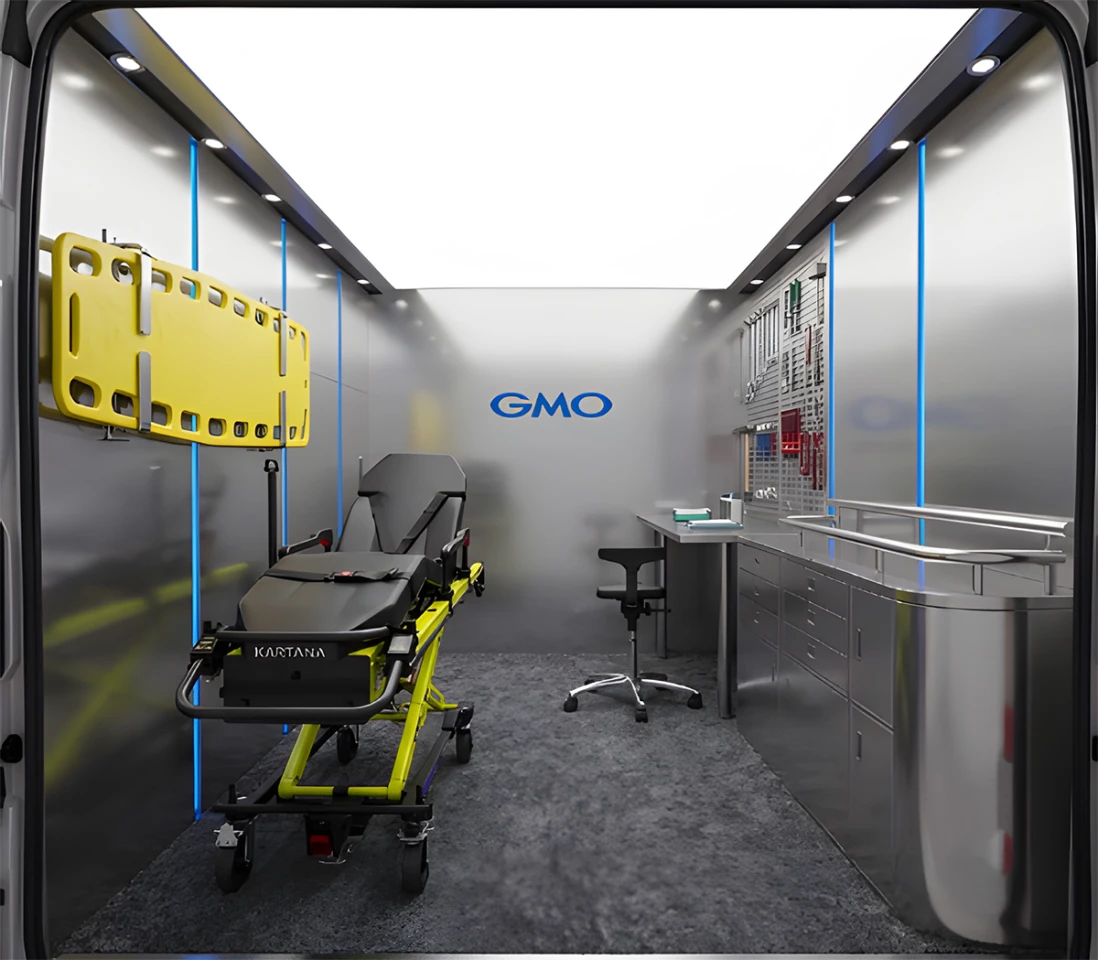The ambulance is kitted out to resemble a conventional ambulance, and travels with a humanoid robot engineer from GMO on board